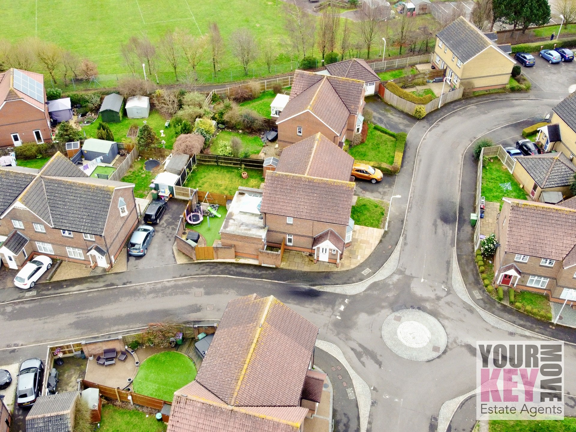 3 bedroom house in Waddington Drive, Hawkinge, Folkestone, Kent CT18 7NU