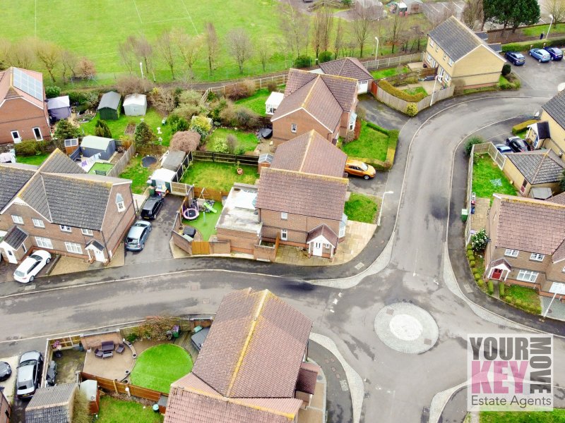 3 bedroom house in Waddington Drive, Hawkinge, Folkestone, Kent CT18 7NU