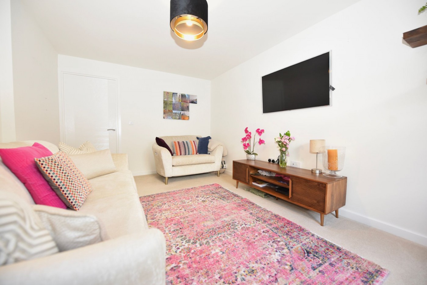 2 bedroom house in Glanville Crescent, Little Paxton