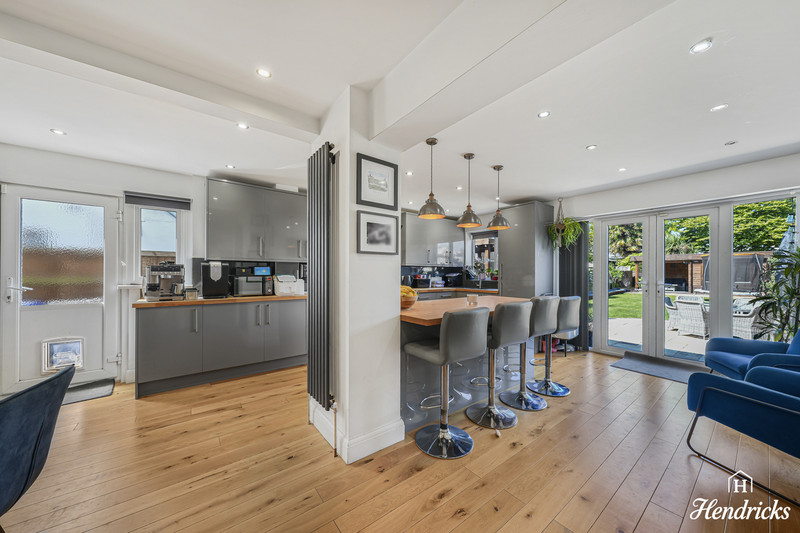 Earls Hall Avenue, Southend-on-sea, SS2 6