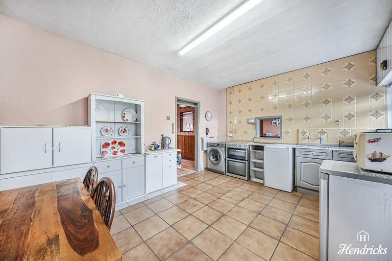 Highwood Close, Leigh-on-sea, SS9 4