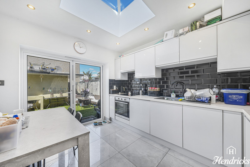 Seaview Road, Southend-on-sea, SS3 9