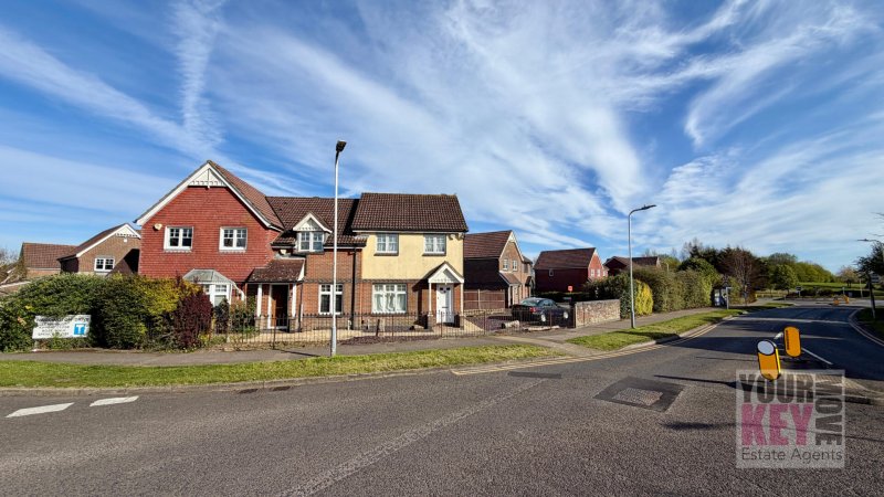 2 bedroom house in Waddington Drive, Hawkinge, Folkestone, Kent CT18 7NU