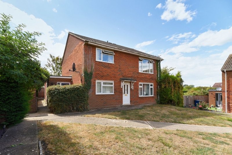 2 bedroom flat in Chequers Close, Fenstanton