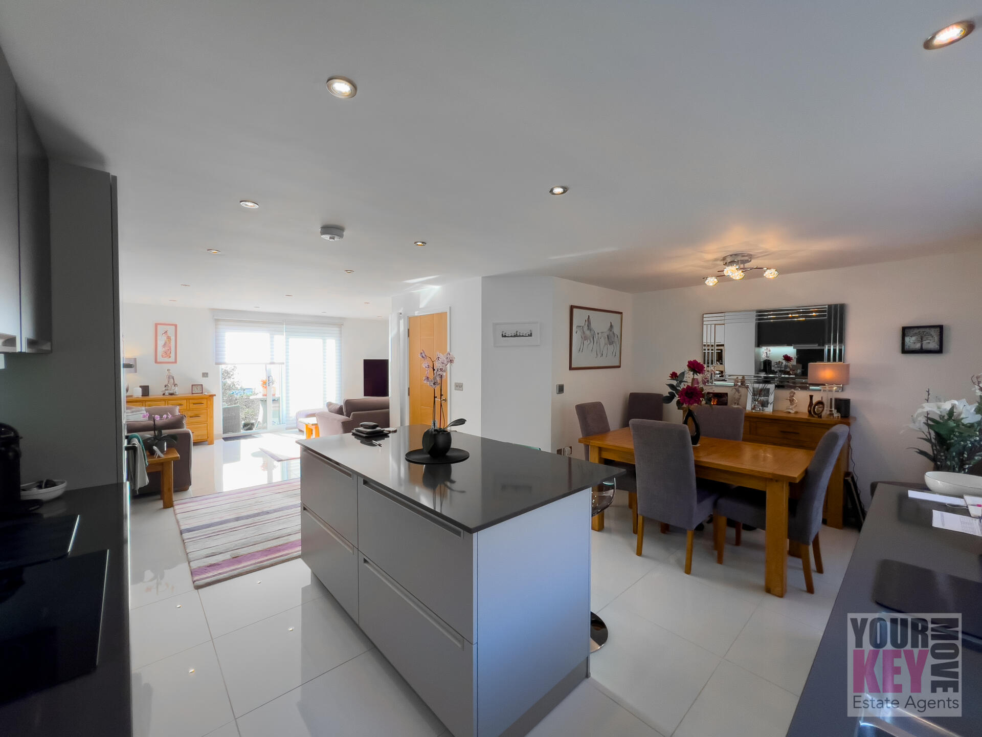 3 bedroom house in Ocean Heights, Hospital Hill, Hythe, Kent CT21 5FB