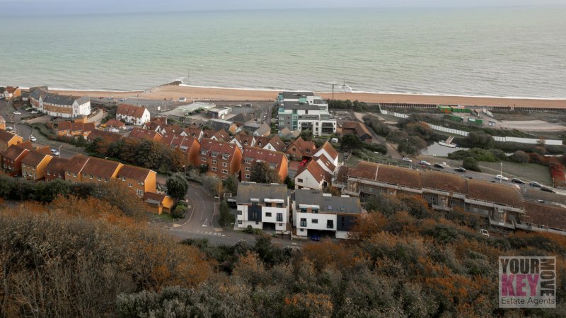 3 bedroom house in Ocean Heights, Hospital Hill, Hythe, Kent CT21 5FB