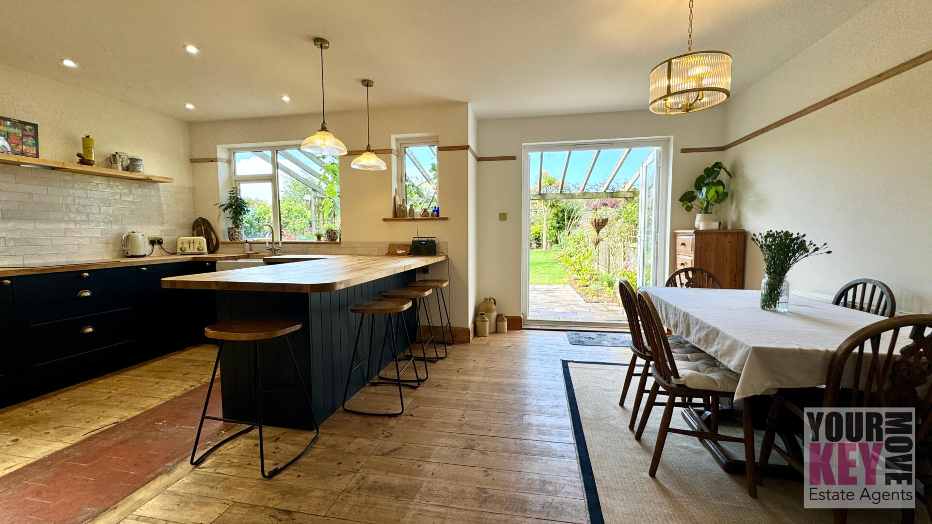 3 bedroom house in Wells Road, Folkestone, Kent CT19 4PW
