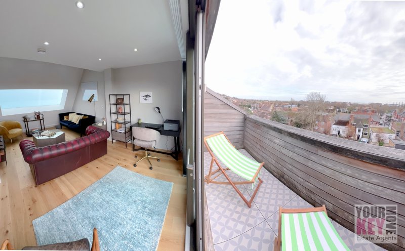 3 bedroom house in The Hyde, Dental Street, Hythe, Kent CT21 5LJ