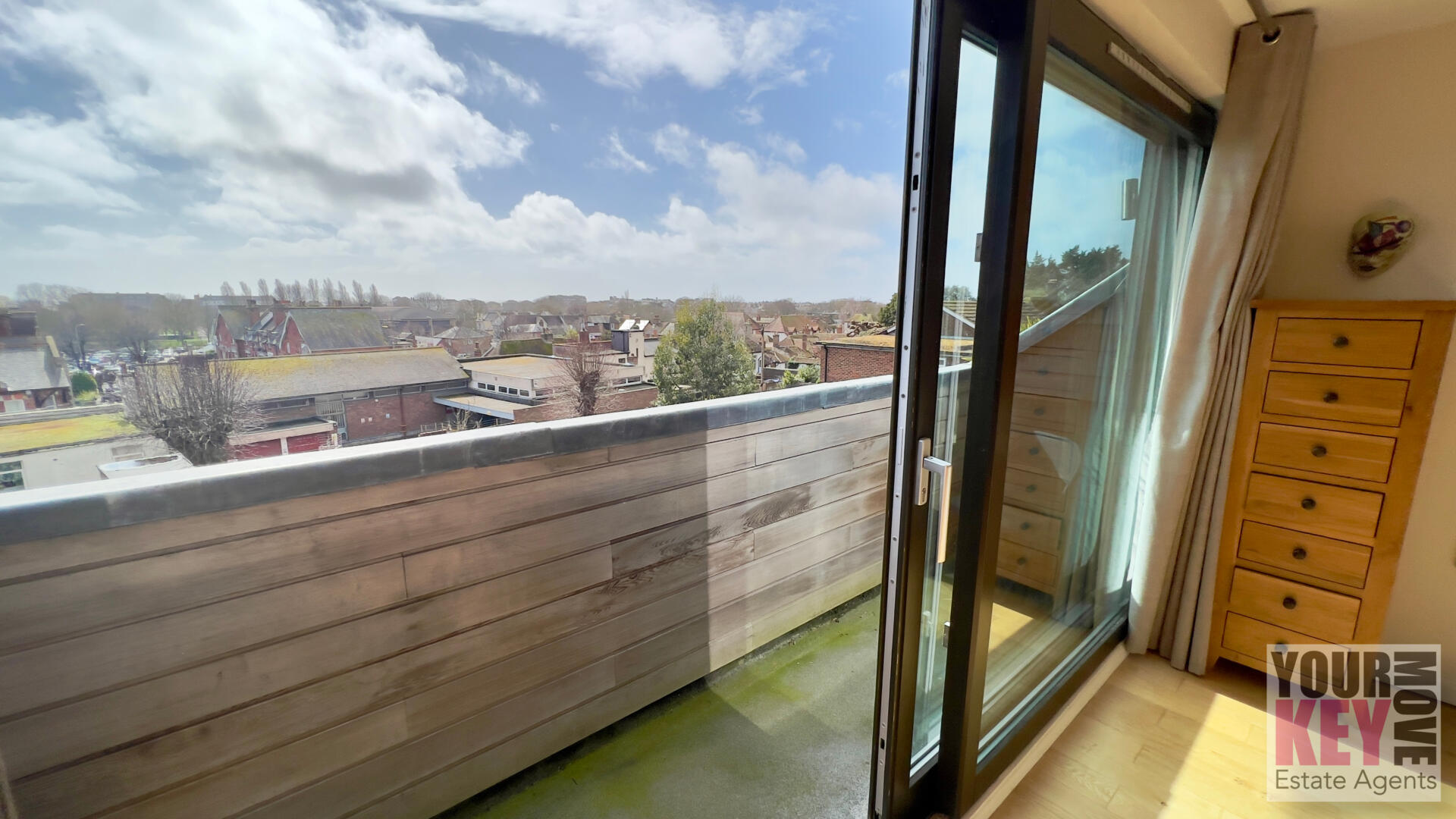3 bedroom house in The Hyde, Dental Street, Hythe, Kent CT21 5LJ