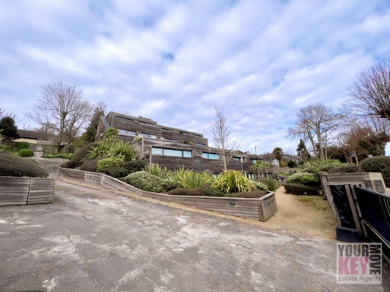 3 bedroom house in The Hyde, Dental Street, Hythe, Kent CT21 5LJ