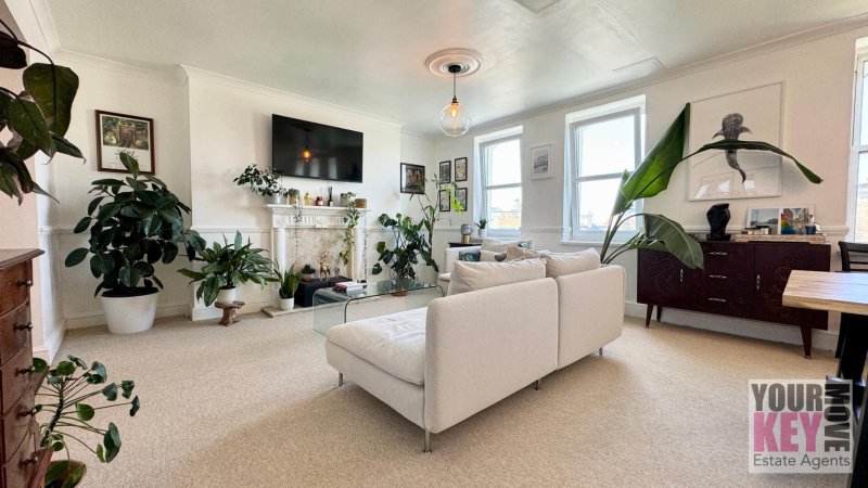 2 bedroom house in Clifton Gardens, Folkestone, Kent CT20 2EF