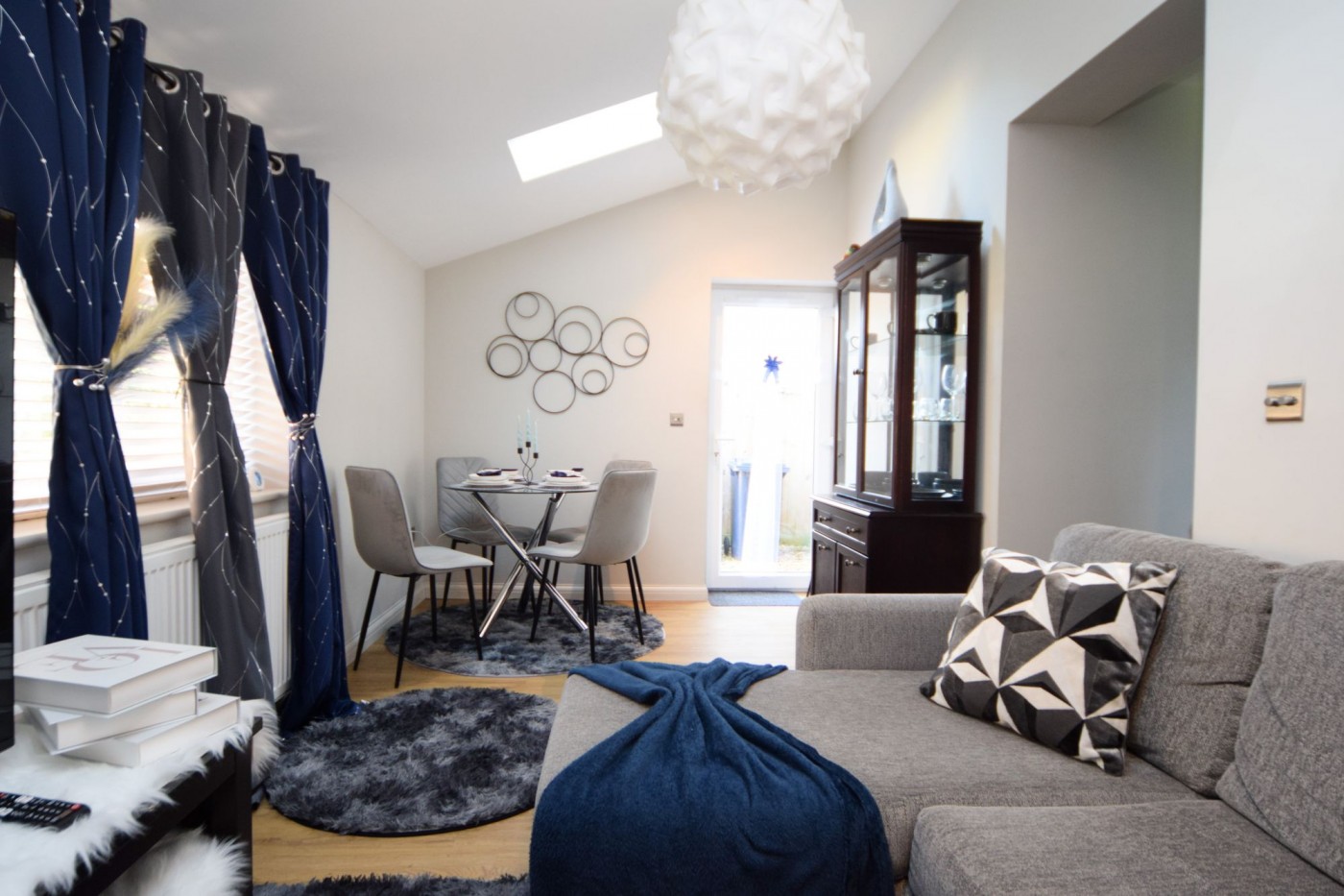 2 bedroom flat in Brookside, Huntingdon