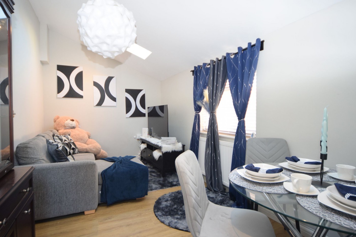 2 bedroom flat in Brookside, Huntingdon