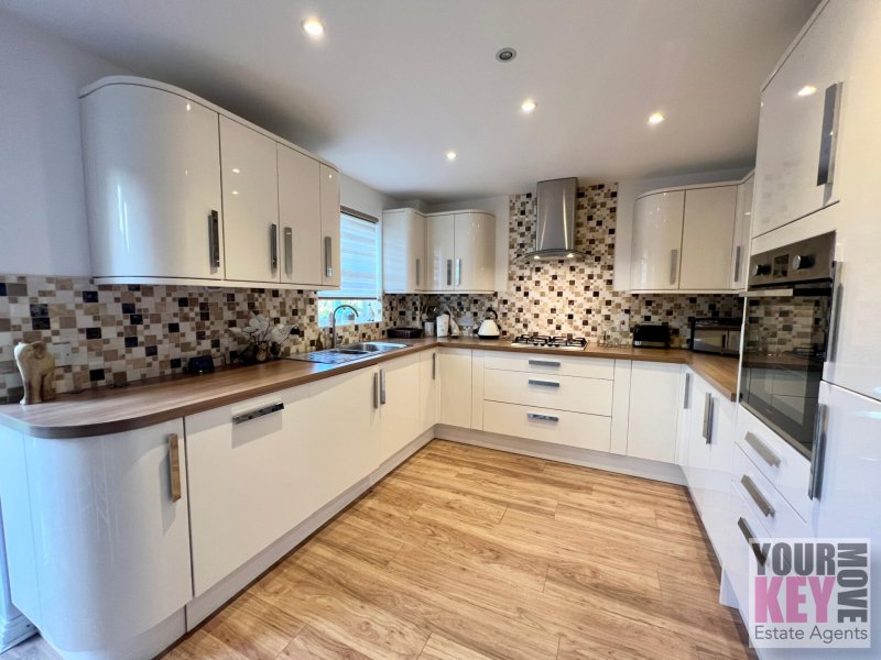 3 bedroom house in Proctor Walk, Hawkinge, Folkestone, Kent CT18 7QS