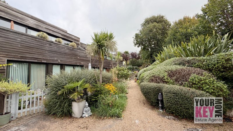 2 bedroom house in The Hyde, Dental Street, Hythe, Kent, CT21 5LJ