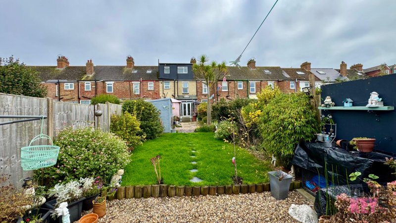 4 bedroom house in Weymouth Road, Folkestone, Kent CT19 4HU
