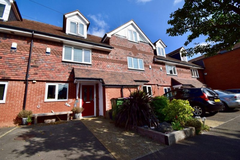 3 bedroom house in Plain Road, Folkestone, Kent CT20 2QF