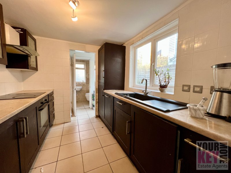 3 bedroom house in East Cliff, Folkestone, Kent CT19 6BX