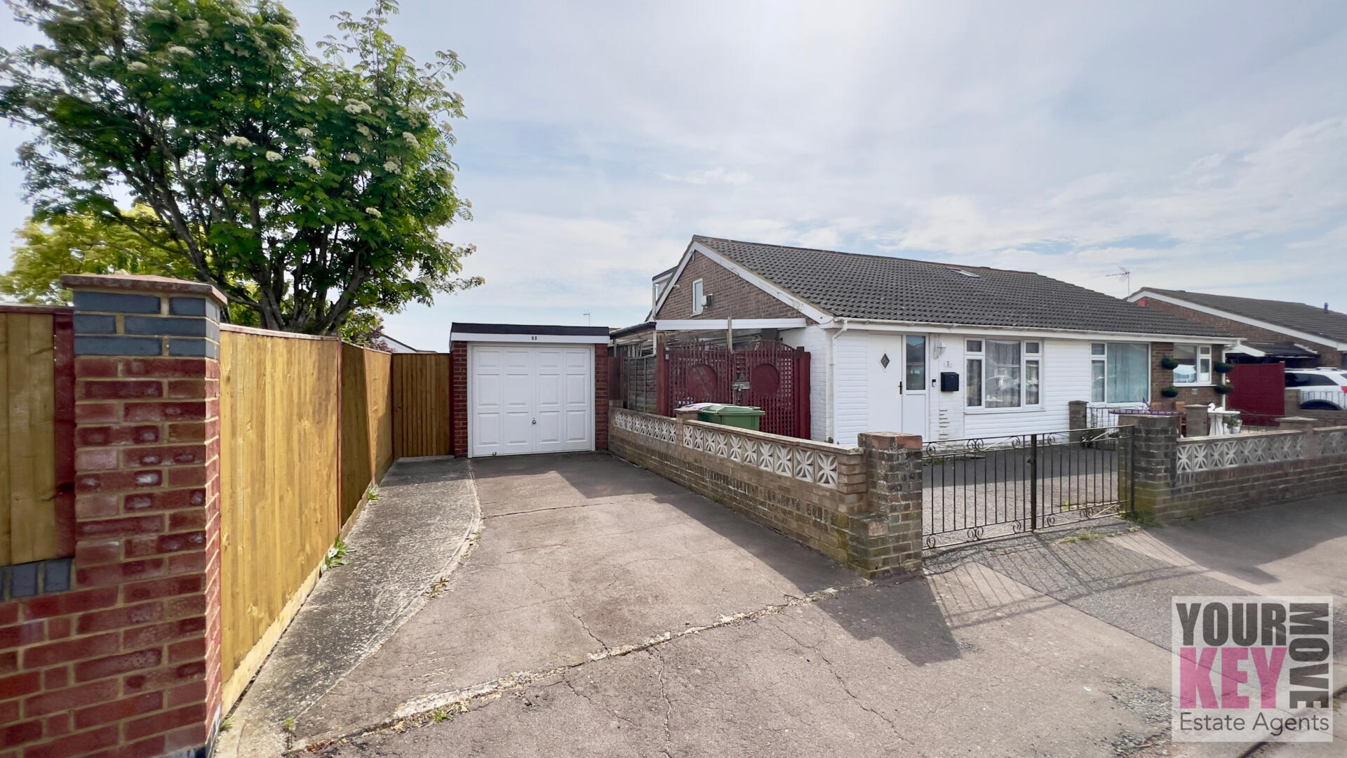 2 bedroom house in Yew Tree Road, St Marys Bay, Romney Marsh, Kent TN29 0SU