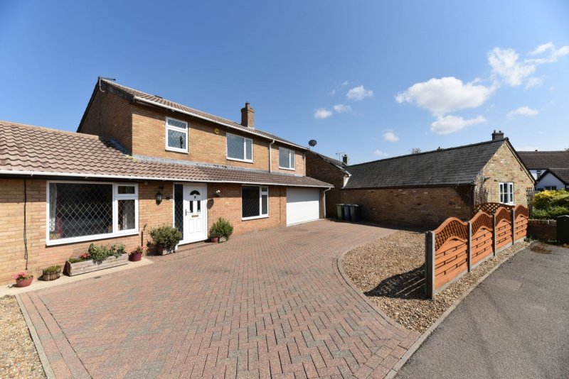 4 bedroom house in The Lanes, Over