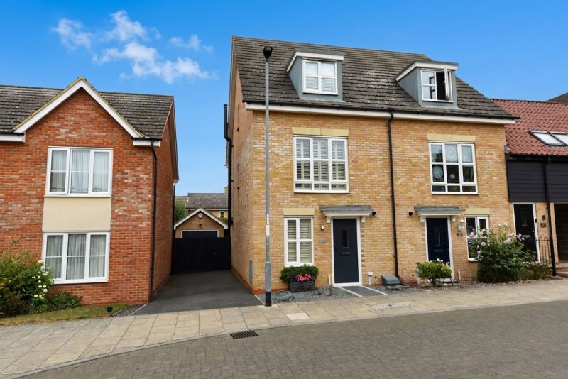 3 bedroom house in Stokes Drive, Godmanchester