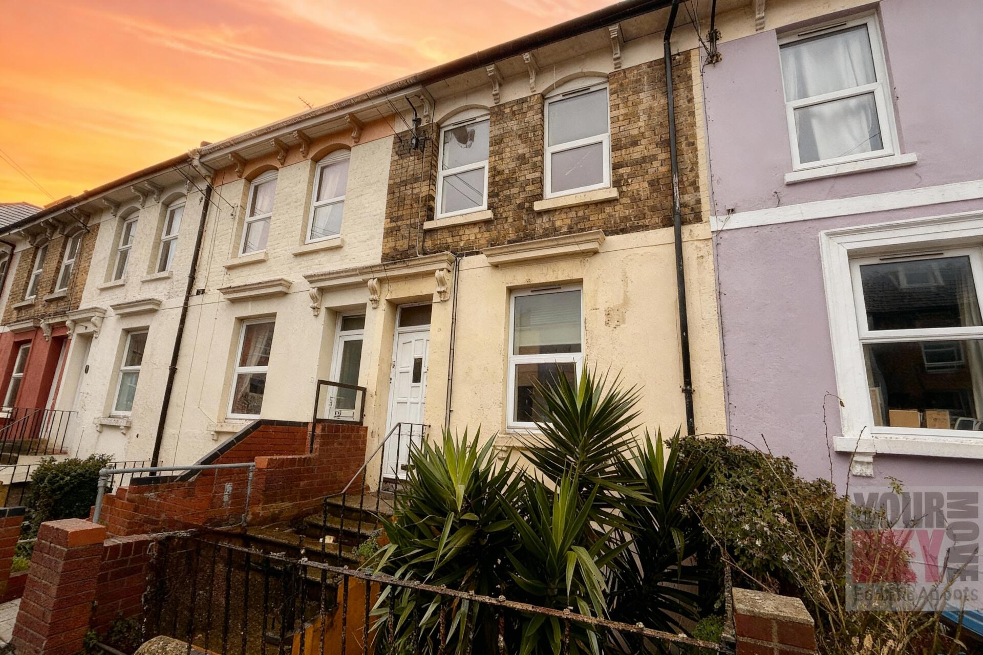 1 bedroom house in De Burgh Street, Dover, Kent CT17 0BN