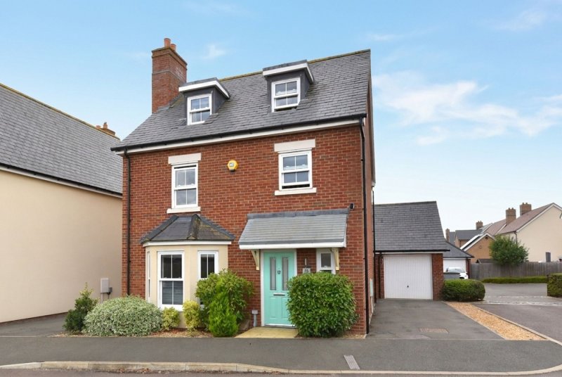 4 bedroom house in Walker Mead, Biggleswade