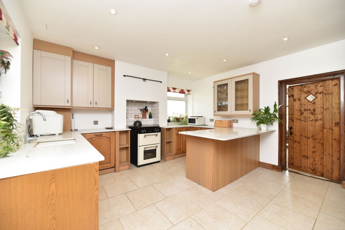 5 bedroom house in High Street, Earith