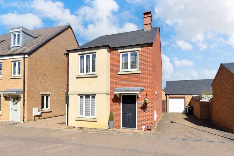 4 bedroom house in Coates Road, Biggleswade
