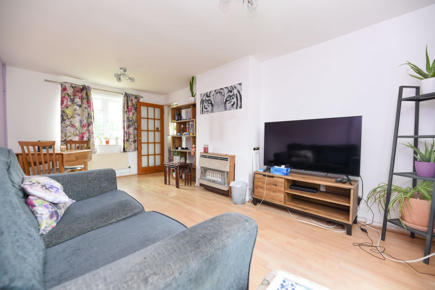 2 bedroom house in Belle Isle Crescent, Brampton