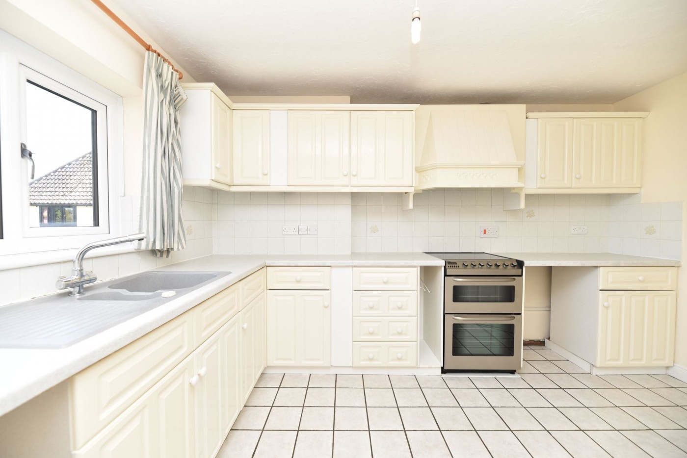 2 bedroom flat in High Street, Earith