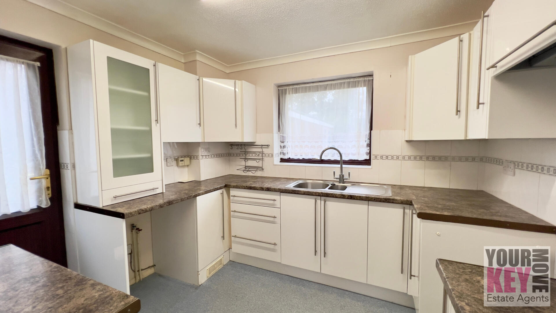 3 bedroom house in Oak Drive, St Mary’s Bay, Romney Marsh, Kent TN29 0XG