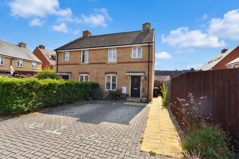3 bedroom house in Maskin Drive, Biggleswade