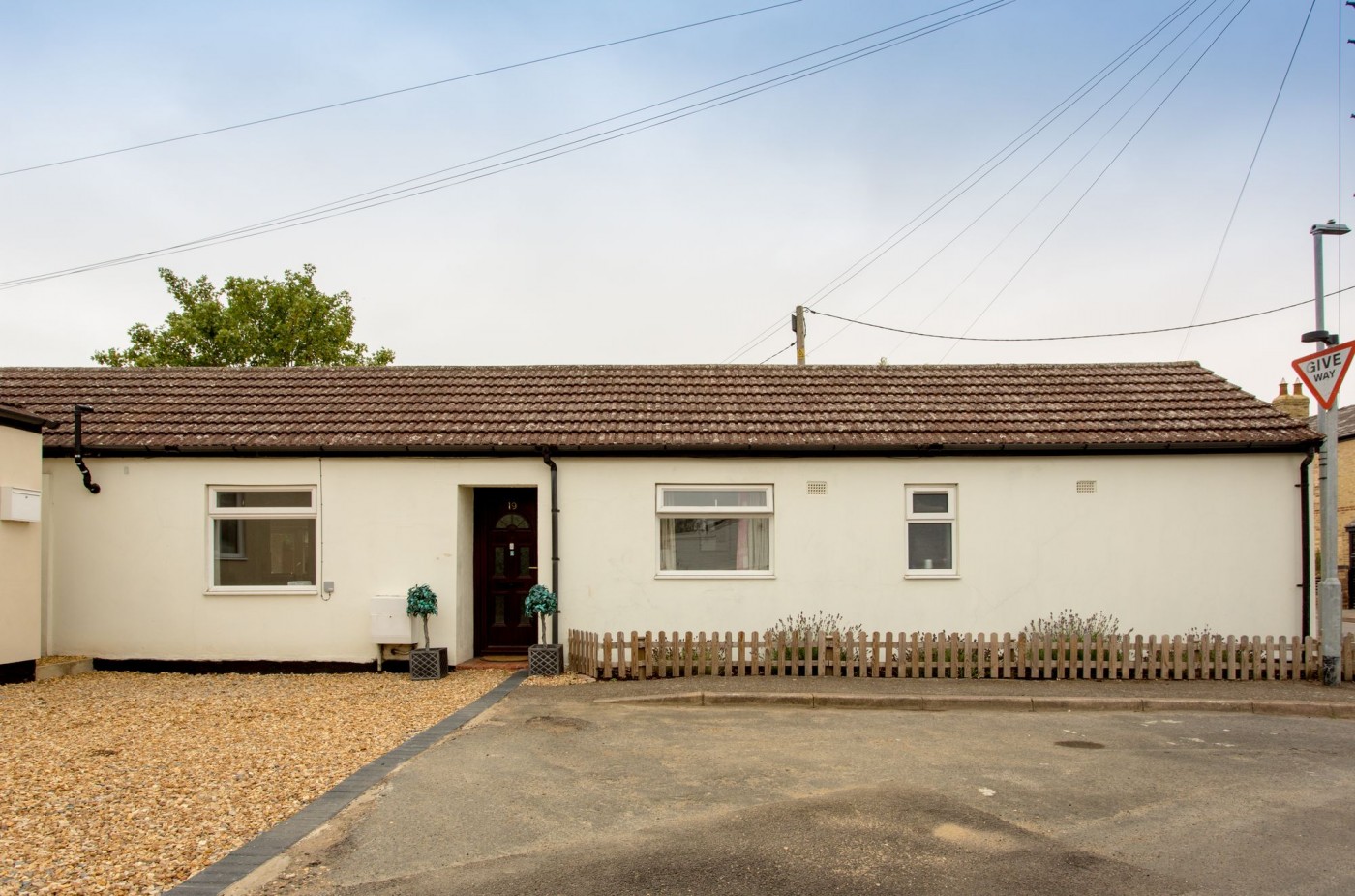 4 bedroom bungalow in High Street, Needingworth