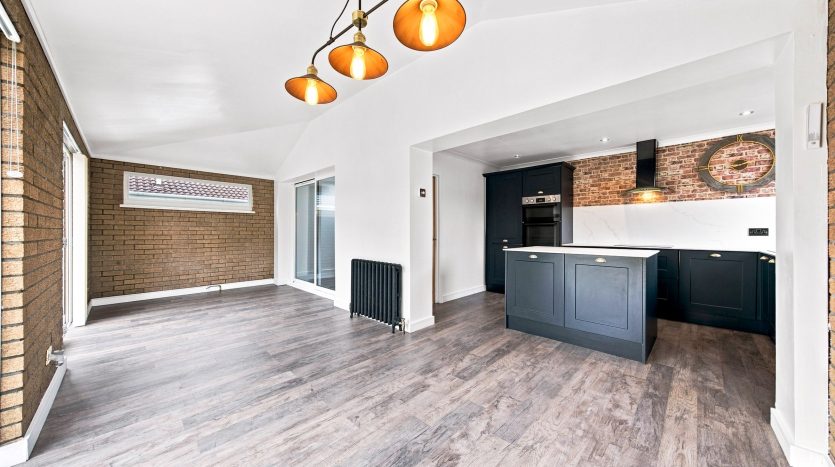 3 bedroom house in 16 Barbeth Gardens, Cumbernauld, Glasgow