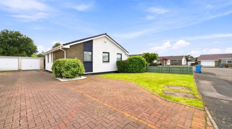 3 bedroom house in 16 Barbeth Gardens, Cumbernauld, Glasgow