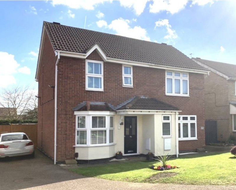 2 bedroom semi-detached house in Ennerdale Close, Stukeley Meadows
