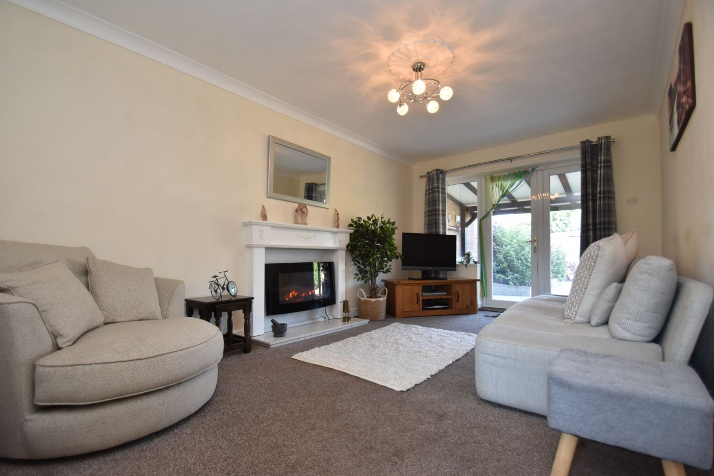 1 bedroom bungalow in Edinburgh Drive, St. Ives