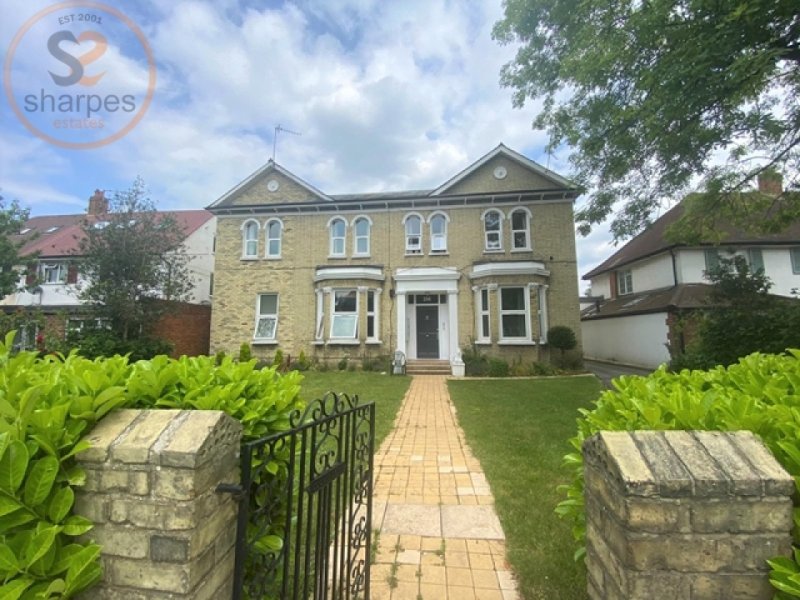 Coombe Lane, Raynes Park, London