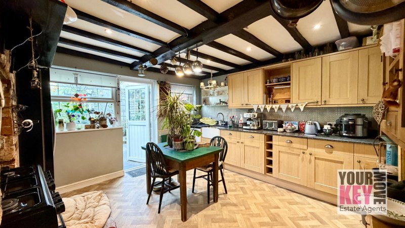 3 bedroom house in South Street, Lydd, Kent, TN29 9DQ