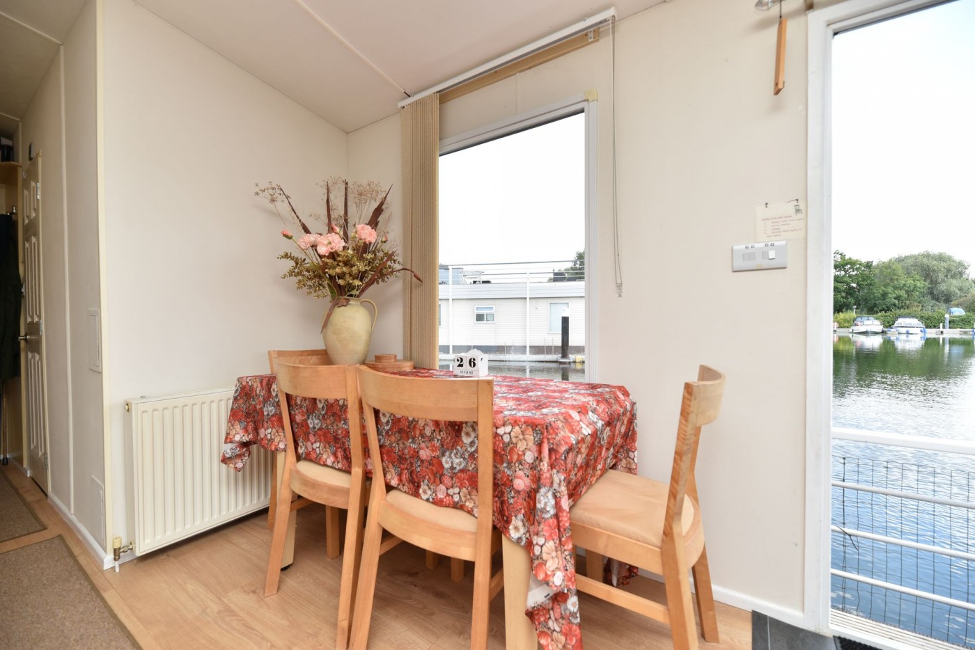 2 bedroom house boat in Hartford Marina Banks End, Wyton