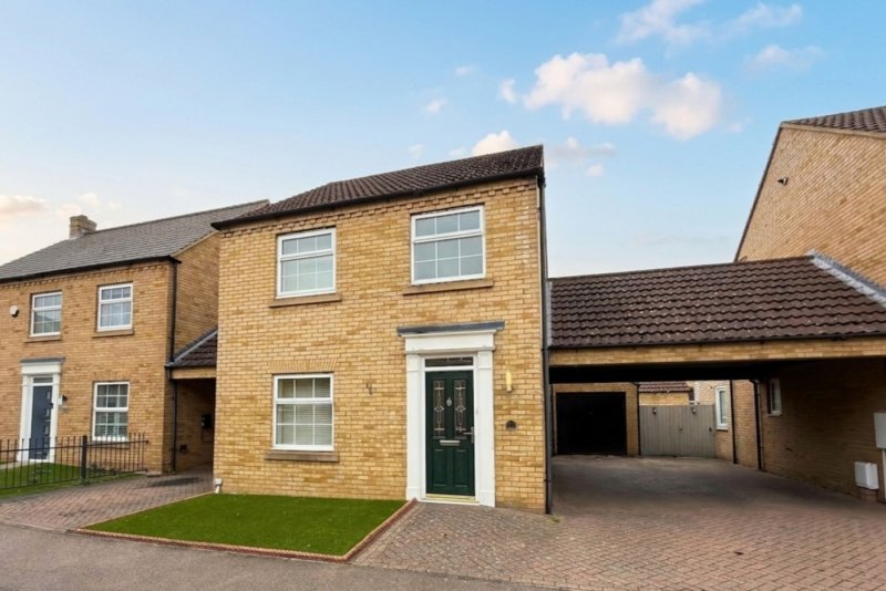 3 bedroom house in Ream Close, Eynesbury