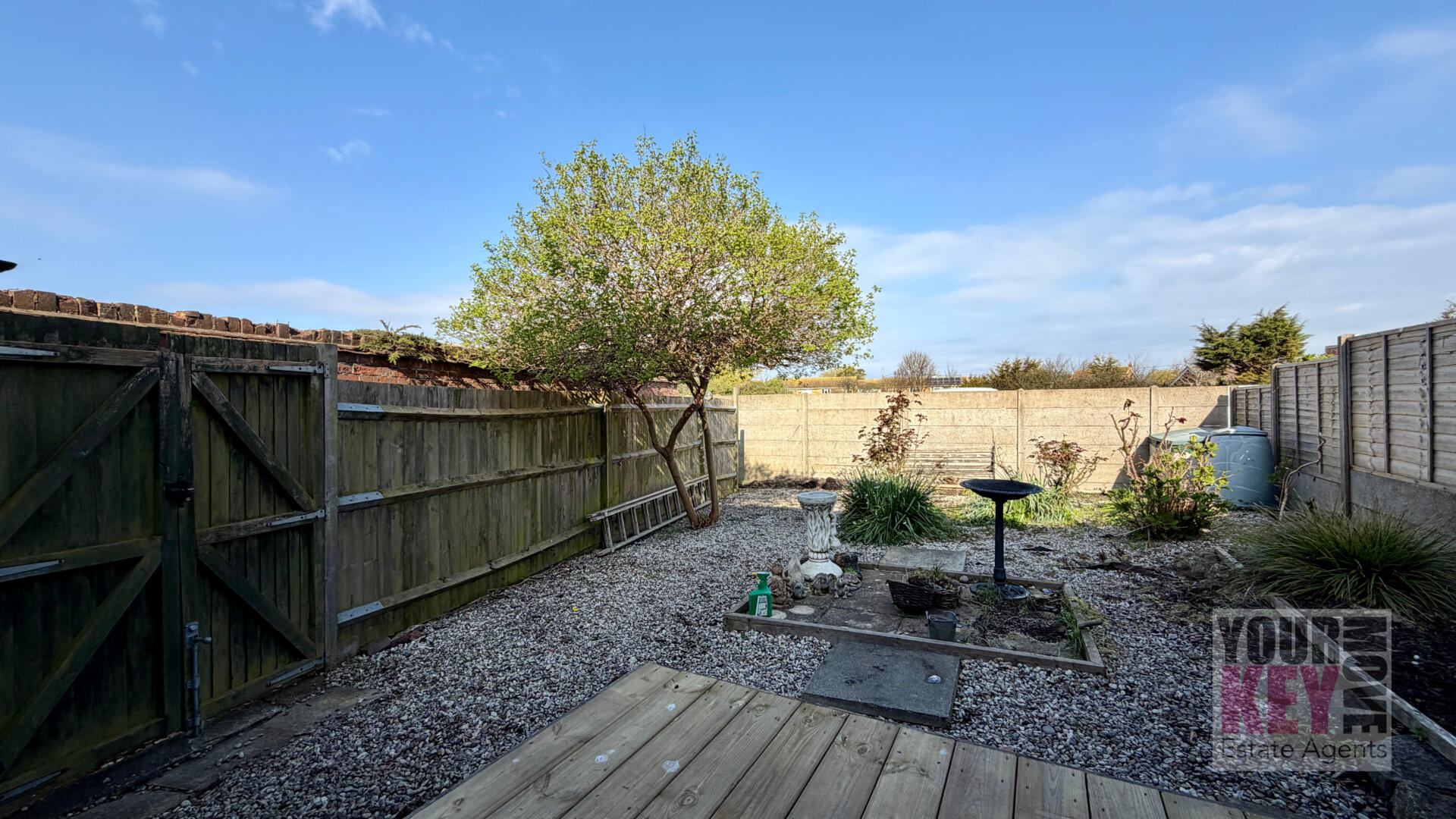 2 bedroom house in High Street, Dymchurch, Kent TN29 0NH