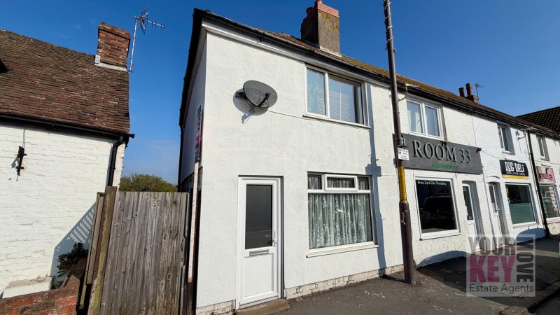 2 bedroom house in High Street, Dymchurch, Kent TN29 0NH