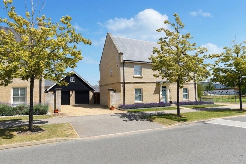 4 bedroom house in Carnaile Road, Alconbury Weald