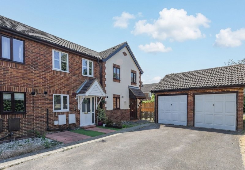2 bedroom house in Kite Close, Hartford