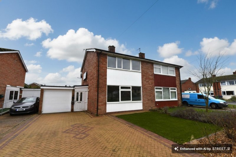 3 bedroom house in Greenfields, St. Ives