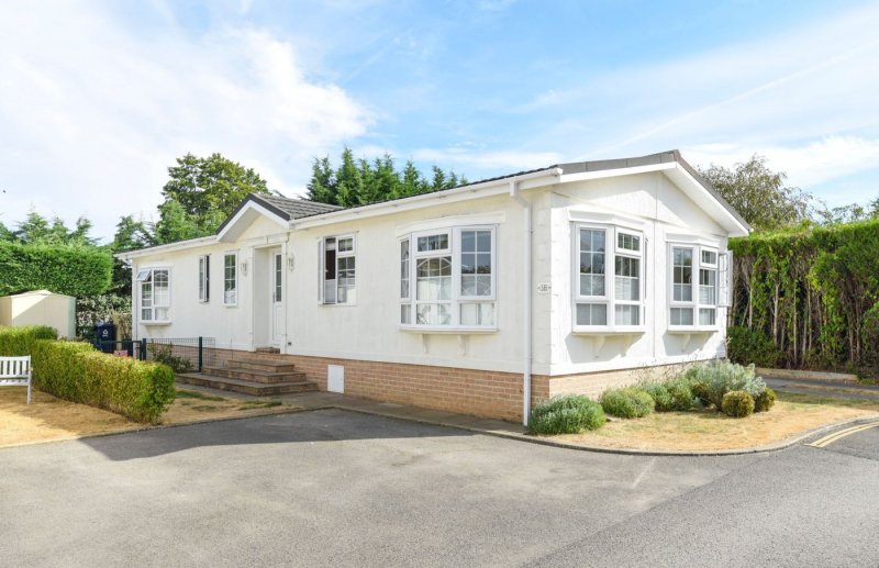 2 bedroom park home in Park Lane, Godmanchester