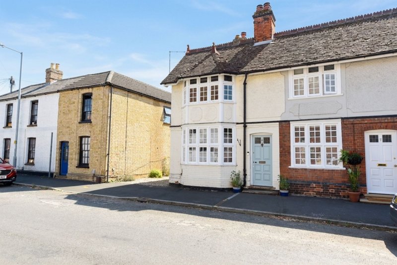 2 bedroom house in West Street, Godmanchester