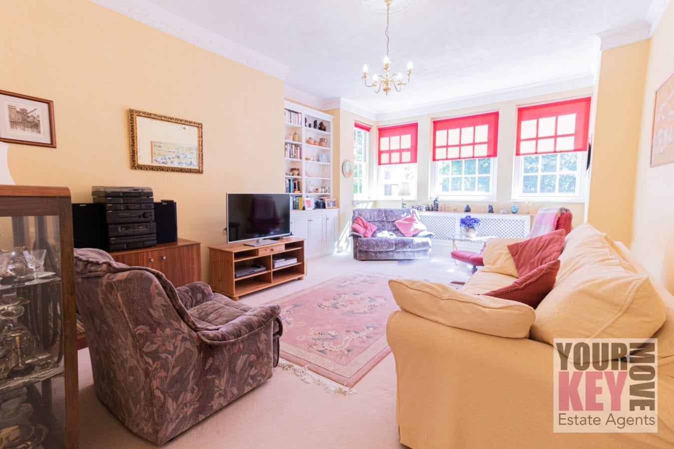 2 bedroom house in James Court, Dixwell Road, Folkestone